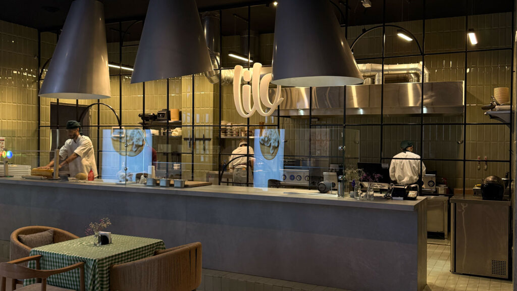 رستوران لیلو